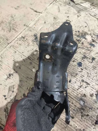  Кронштейн топливного фильтра Volkswagen Passat B5 1.9л Арт 75248224, вид 3