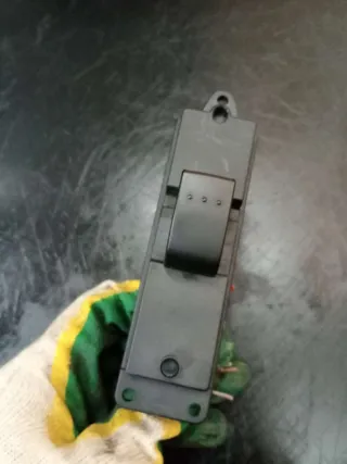 03123120,BP4K66380 Кнопка стеклоподъемника заднего правого  Mazda 3 BK Арт 1737KS, вид 1