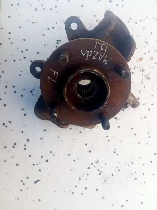  Ступица передняя левая Mazda 121 3 Арт 76563857, вид 1