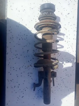  Амортизатор передний левый Mazda 121 3 Арт 76564251, вид 1