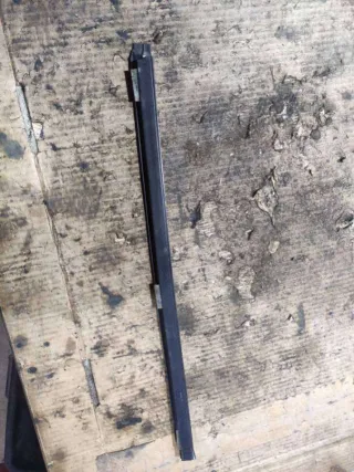  Молдинг стекла двери задней правой внутренний BMW 7 E38 Арт 77922121, вид 1