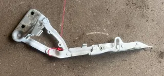 K8D216800A Петля капота правая Land Rover Evoque 2 Арт 75423