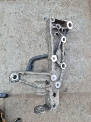 1K0199295F Кронштейн крепления рычага передней подвески Volkswagen Golf 5 Арт 36817439, вид 1