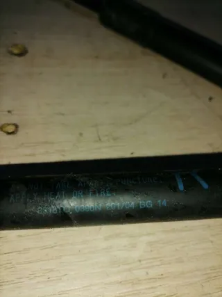 8218TQ 0390N 201,04BG 14 Амортизатор багажника Mazda 3 BK Арт 81255610, вид 2