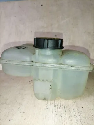  Расширительный бачок Mazda 3 BK Арт 81256059, вид 2