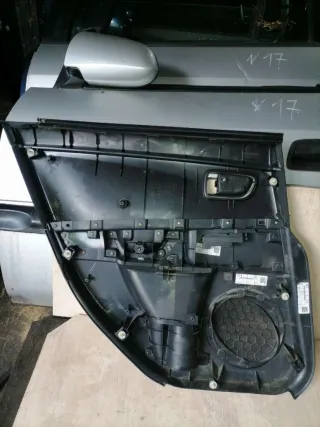 BP4N68520J02, BP4L528SD02 Обшивка двери задней правой (дверная карта) Mazda 3 BK Арт 81443266, вид 4