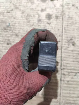  Кнопка подогрева заднего стекла Audi 100 C3 Арт 81627472, вид 1