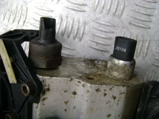 6758704 Блок клапанов активного стабилизатора BMW 7 E65/E66 Арт 81949187, вид 4