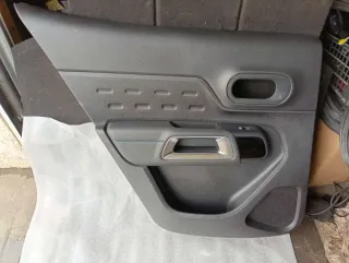  Обшивка двери задней левой (дверная карта) Citroen C5 Aircross Арт 81981969, вид 1