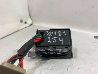  Кнопка стеклоподъемника заднего правого  Kia Clarus Арт 321182254, вид 3