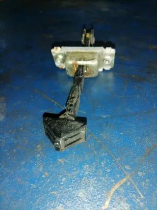  Ограничитель открывания двери задней Mazda 3 BK Арт 82006056, вид 3