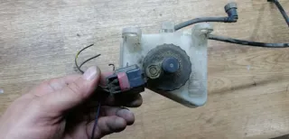  Бачок цилиндра сцепления Ford Focus 1 1.6л инжектор Арт 82120172, вид 4