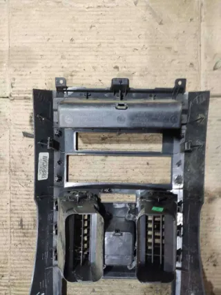  Накладка декоративная центральной консоли Dodge Caravan 5 Арт 82236951, вид 3