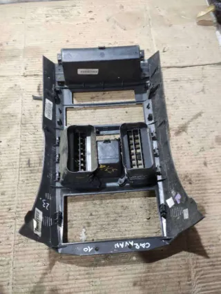  Накладка декоративная центральной консоли Dodge Caravan 5 Арт 82236951, вид 2