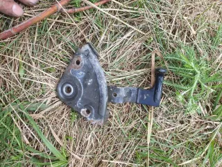  Кнопка открытия капота Audi 100 C3 Арт G013-12, вид 1