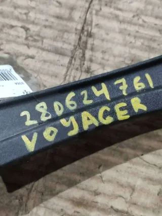 05028234a Накладка (юбка) переднего бампера Chrysler Voyager 4 Арт 82397330, вид 5