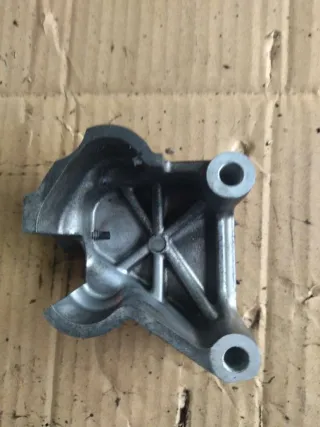 LF2L13121 Кронштейн (крепление) Mazda 3 BK Арт MT29090179, вид 2