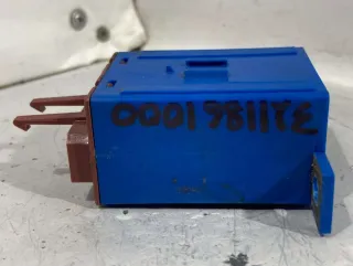 9610957880 Реле (прочее) Citroen Xantia Арт 3211861000, вид 2