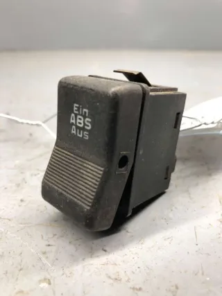 443941528A Кнопка антипробуксовочной системы Audi 100 C3 Арт 83020719, вид 1