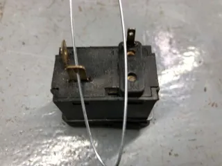 443941528A Кнопка антипробуксовочной системы Audi 100 C3 Арт 83020719, вид 2