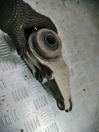 8E0501521G,8E0501522G Кронштейн крепления балки подвески Audi A6 C5 (S6,RS6) Арт 84008160, вид 3