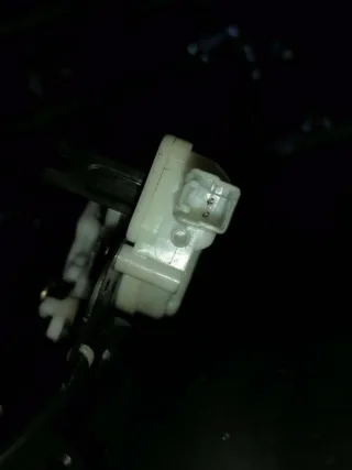  Замок крышки багажника Mazda 3 BK Арт 84212995, вид 2