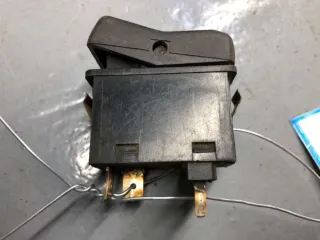 443941503D Кнопка подогрева заднего стекла Audi 100 C3 Арт 84194123, вид 3