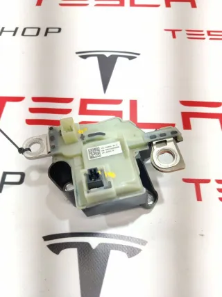 1089334-00-J,1496221-01-A,1500620-01-A контактор высоковольтной батареи Tesla model 3 Арт 99456733, вид 1