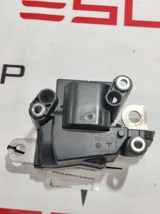 1089334-00-J,1496221-01-A,1500620-01-A контактор высоковольтной батареи Tesla model 3 Арт 99456733, вид 3