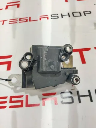 1089334-00-J,1496221-01-A,1500620-01-A контактор высоковольтной батареи Tesla model 3 Арт 99456723, вид 3