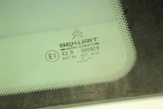  Стекло кузовное боковое правое Citroen Xsara Арт 84699826, вид 2