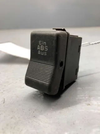 443941528A Кнопка антипробуксовочной системы Audi 100 C3 Арт 84566993, вид 1