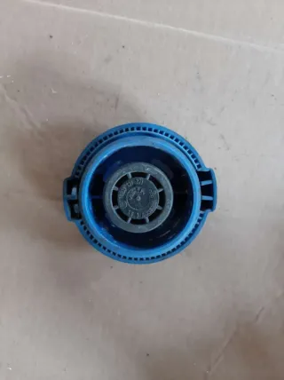 8E0121321 Крышка расширительного бачка Audi A6 C5 (S6,RS6) Арт 85502029, вид 2