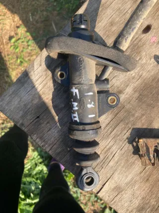  Цилиндр сцепления главный Ford Mondeo 2 1.8л Арт 85978069, вид 2