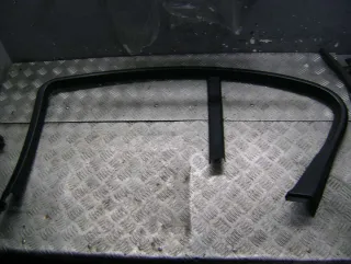 8223756 Молдинг стекла двери задней правой наружный BMW 7 E65/E66 Арт 86031672, вид 1