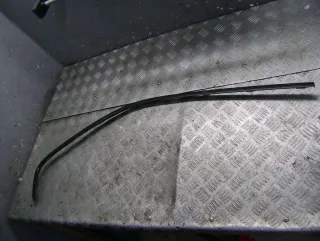 8174476 Молдинг стекла двери задней правой наружный BMW 7 E38 Арт 86035991, вид 1