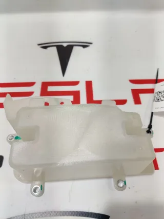 1055495-00-B Крышка высоковольтной батареи Tesla model S Арт 99459724, вид 1