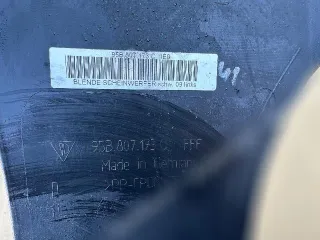 95b807173 Накладка (удлинитель) двери левой Porsche Macan Арт 108038473, вид 4