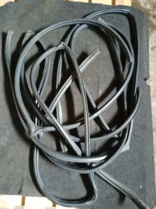  Уплотнитель двери задней левой Mazda 3 BK Арт 86558425, вид 1