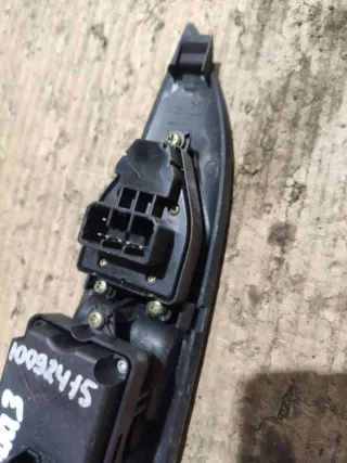  Блок управления стеклоподъемниками Mazda 3 BK Арт 86569037, вид 3