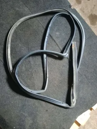  Уплотнитель двери задней левой Mazda 3 BK Арт 86645917, вид 1