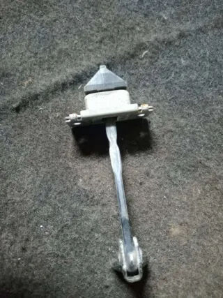  Ограничитель открывания двери задней Mazda 3 BK Арт 86654312, вид 2