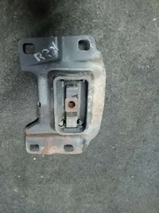  Подушка крепления кпп Mazda 3 BK 1.6л Арт 86718062, вид 1