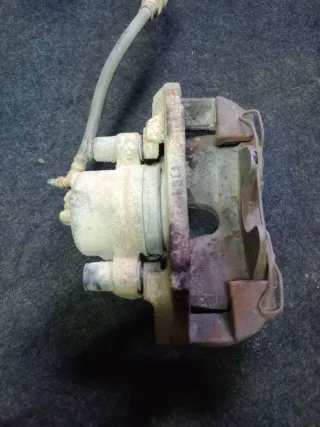  Суппорт тормозной передний правый Mazda 3 BK Арт 86765718, вид 3