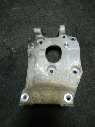  Кронштейн компрессора кондиционера Mazda 3 BK Арт 86777079, вид 1