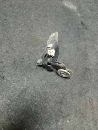  Кронштейн (крепление) Mazda 3 BK Арт 86792946, вид 1