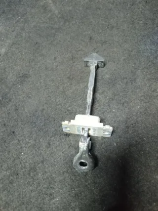  Ограничитель открывания двери передней Mazda 3 BK Арт 86848892, вид 1