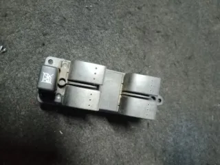  Блок управления стеклоподъемниками Mazda 3 BK Арт 86848918, вид 1