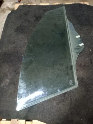  Стекло двери передней левой Mazda 3 BK Арт 86848949, вид 1