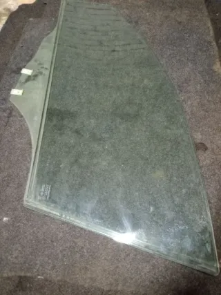  Стекло двери передней правой Mazda 3 BK Арт 86854573, вид 1